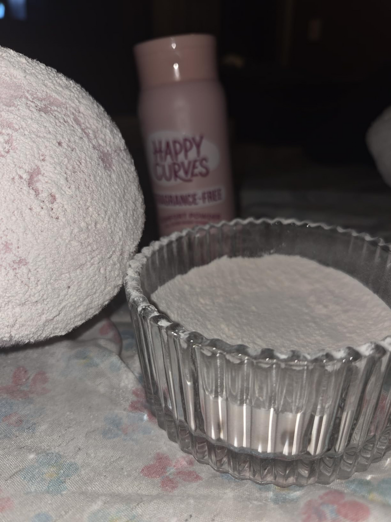 Happy Curves Comfort Powder with powder puff and application bowl