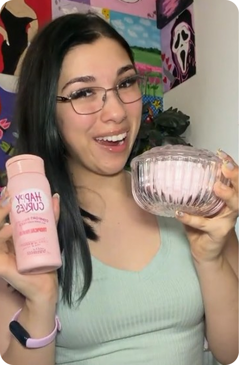 Happy Curves customer holding Comfort Powder and powder bowl