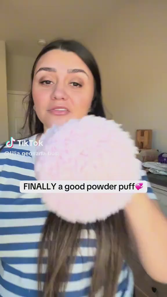 Customer review: Happy Curves powder puff applies without clumps